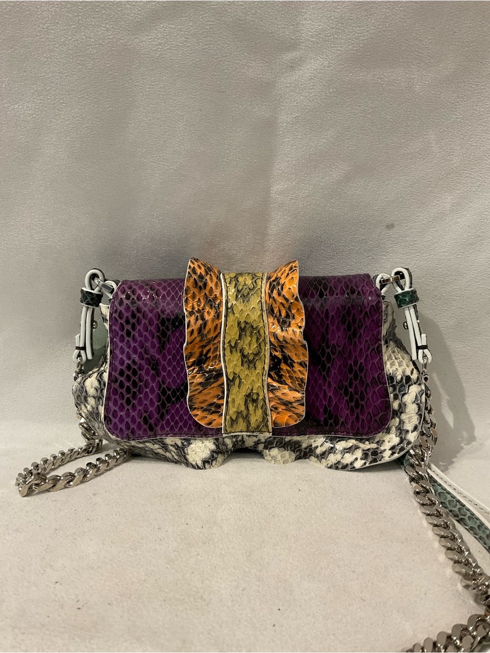 Fendi Bag - Picture 4 of 11